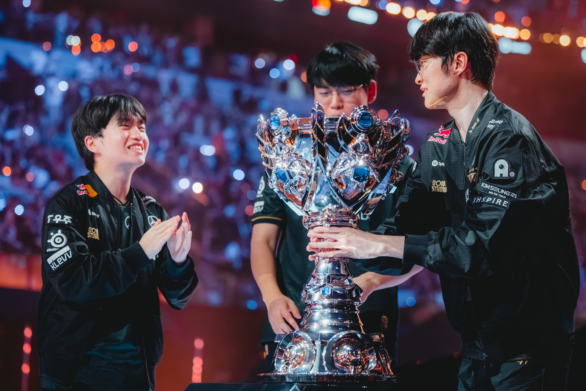 Những “Bản hợp đồng thế kỷ” giúp T1 làm nên lịch sử LMHT_692ab4c32fcf2.png