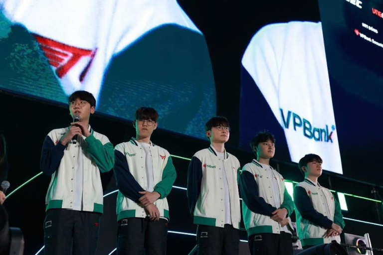 Kết thúc fan meeting Hà Nội, T1 hé lộ kế hoạch quay trở lại Việt Nam trong tương lai_695ba42f26289.png